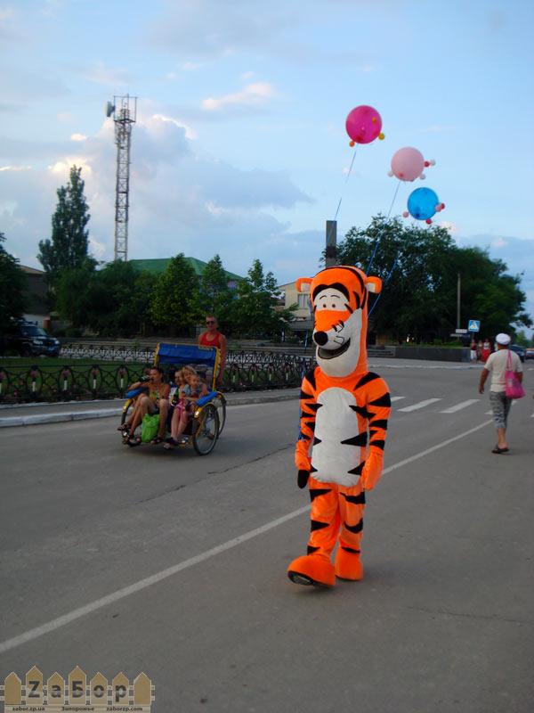 Тигр с шариками