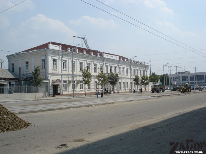 Ремонт дороги около поликлиники АвтоЗАЗа в Запорожье