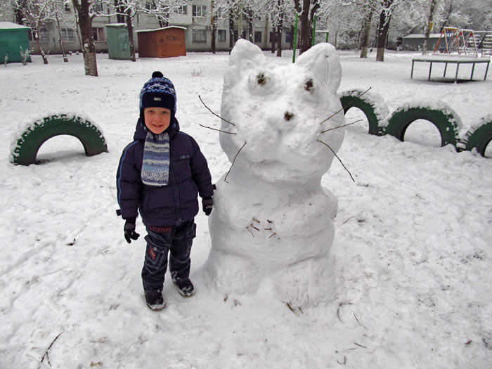 Любитель снежных котов Илья!