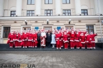 В Запорожье прошел парад Дедов Морозов