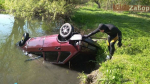 В озеро под Запорожьем свалилась машина. Погибла женщина