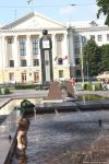 Ребенок в фонтане на бульваре Шевченко (Запорожье)