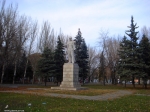 Памятник Сталевару в Запорожье - общий ракурс