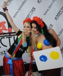 FEMEN в Запорожье. Голый протест на пресс-конференции