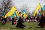 Девушки-казачки с флагами Украины (Хортице, Запорожье)
