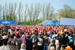 Майдансеры выступают на площади Фестивальной в Запорожье