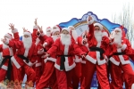 Танец Дед Морозов на открытии запорожской елки