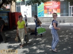 Собаки на остановке "ул. Сталеваров" в Запорожье
