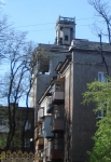Разрушающаяся башня по улице Рекордная в Запорожье
