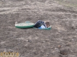 Ребенок в люке в парке Трудовой славы (Запорожье)